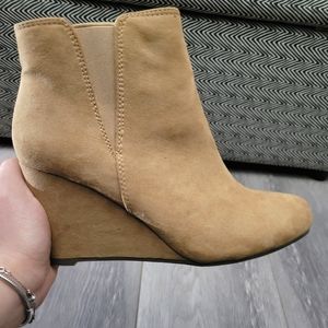 🌺2/$20🌺 New Forever 21 Beige Wedge Booties